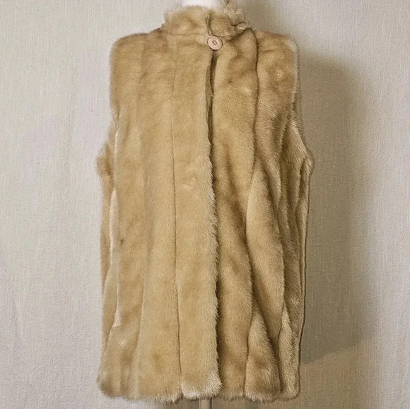 Terry Lewis Faux Fur Cream Classic Luxuries XS Vest ,Soft Maximalist - Picture 1 of 11